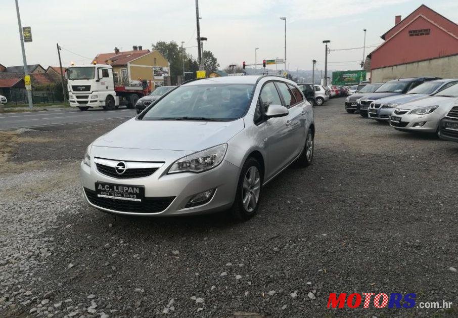2011' Opel Astra Karavan Sports 1,7 Cdti photo #1