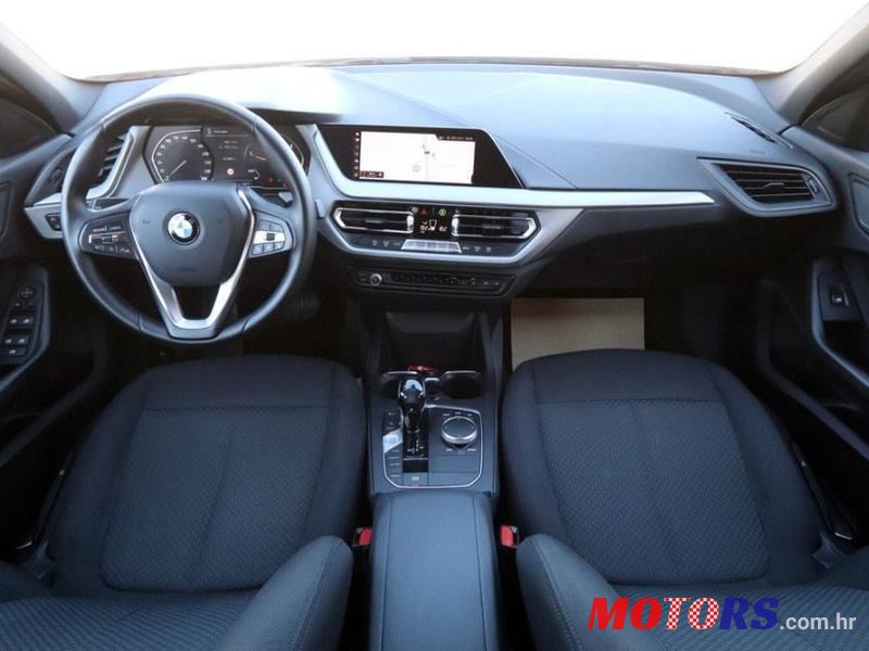 2020' BMW Serija 1 116D photo #6