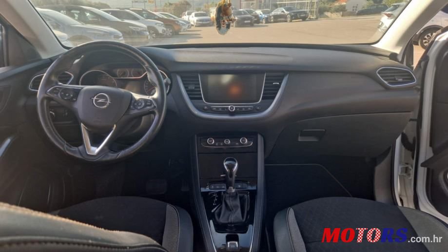 2019' Opel Grandland 1,2 Turbo photo #5