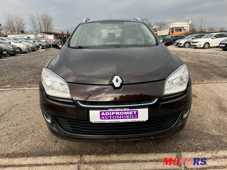 2012' Renault Megane Grandtour photo #3