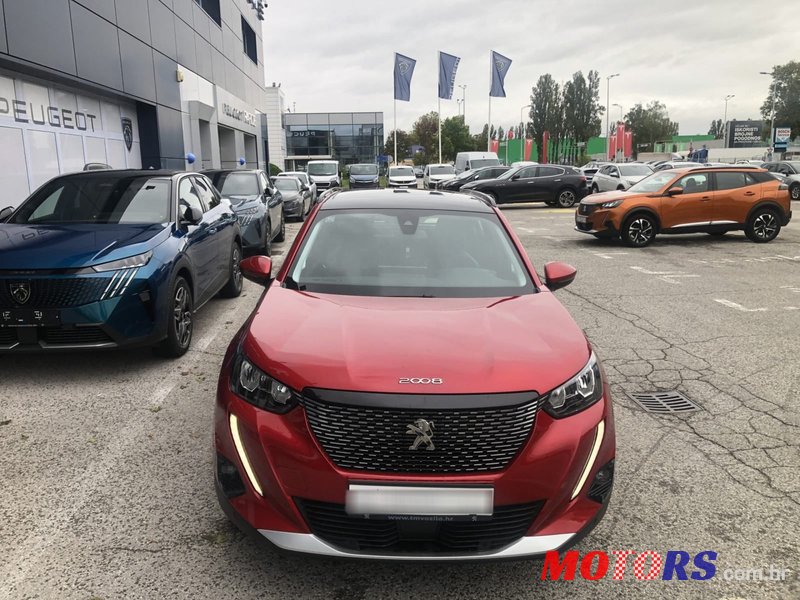 2020' Peugeot 2008 photo #2