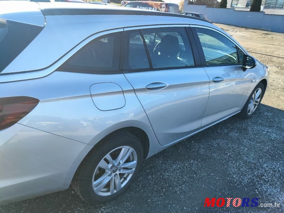 2018' Opel Astra Karavan photo #4