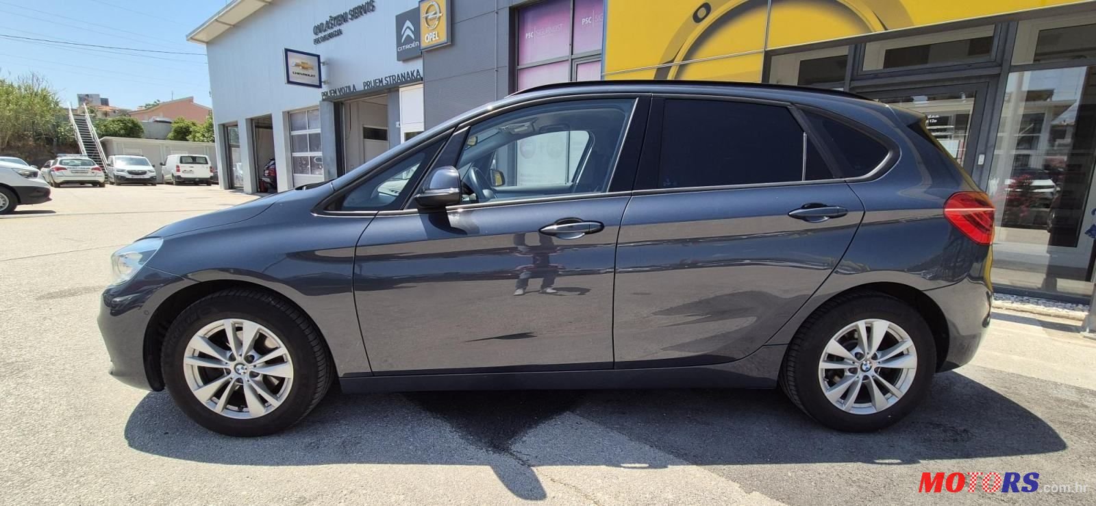 2017' BMW Serija 2 Active Tourer photo #2