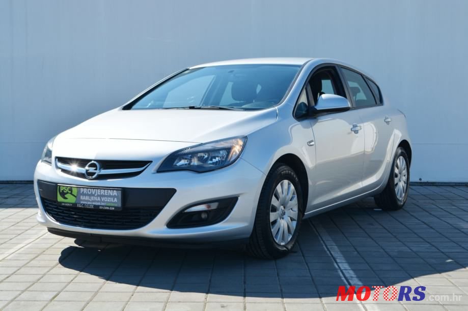 2015' Opel Astra photo #4