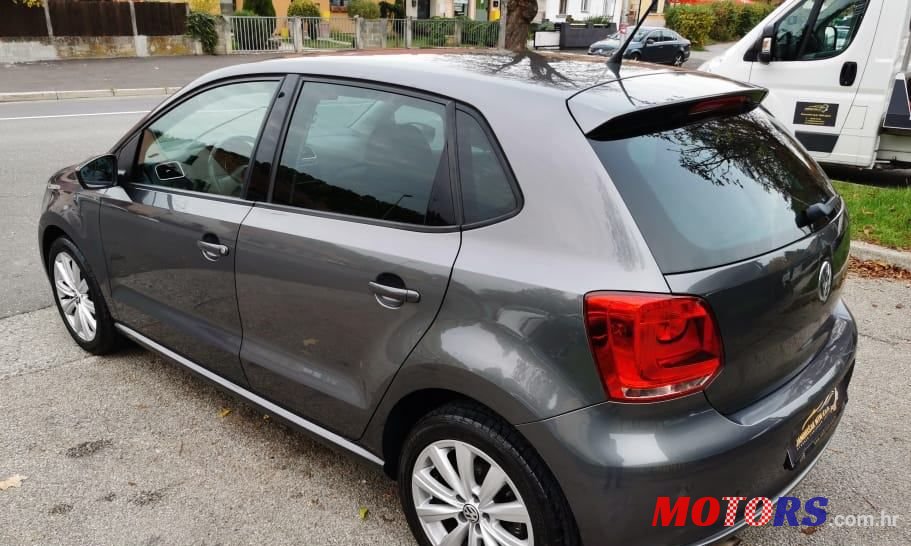 2011' Volkswagen Polo 1,6 Tdi photo #3