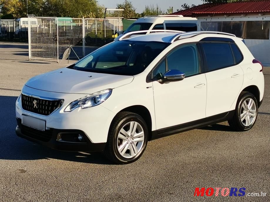 2017' Peugeot 2008 1,2 photo #3