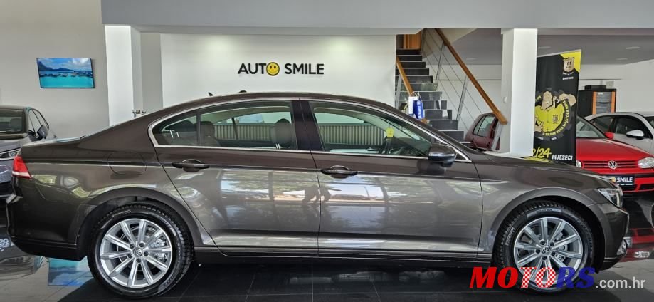 2018' Volkswagen Passat photo #6