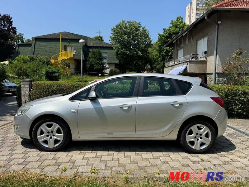 2010' Opel Astra 1,7 Cdti photo #6