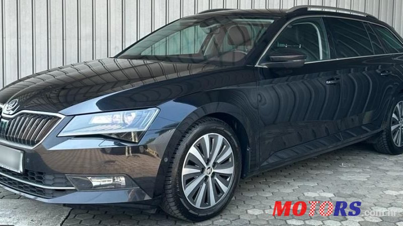 2017' Skoda Superb Combi photo #1