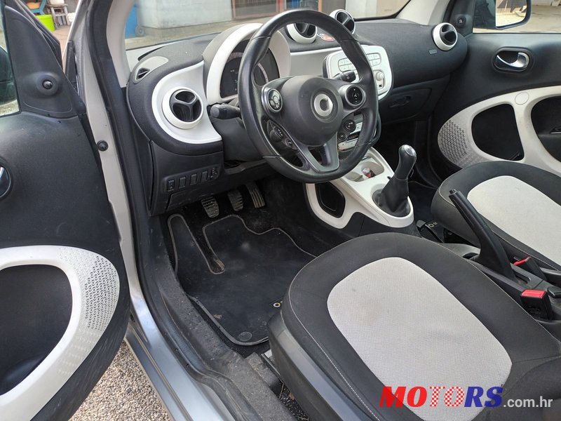 2015' Smart Fortwo Cabrio photo #2