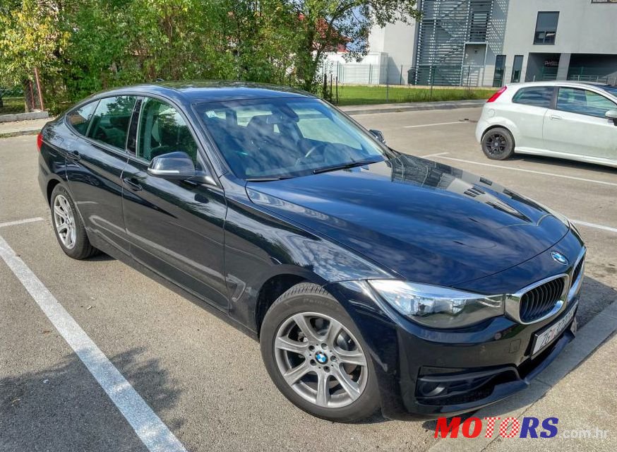2013' BMW Serija 3 318D photo #2