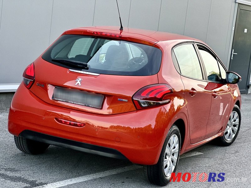 2017' Peugeot 208 1,2 Puretech photo #2