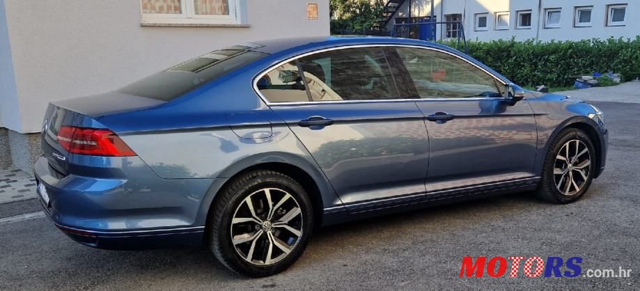 2015' Volkswagen Passat photo #4