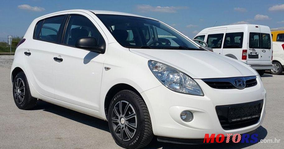 2011' Hyundai i20 1,2 photo #1