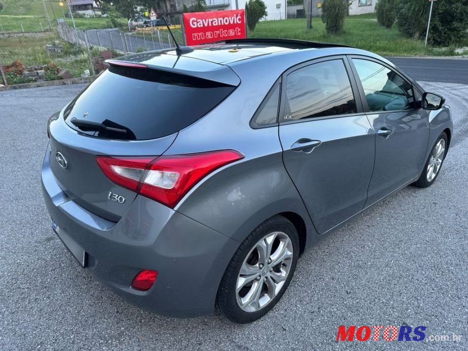 2014' Hyundai i30 photo #2