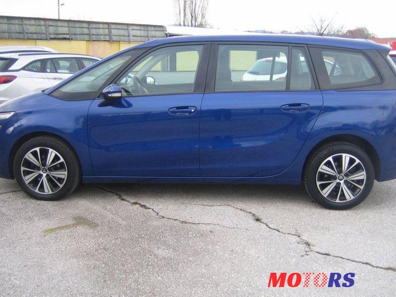 2016' Citroen C4 Grand Picasso photo #1