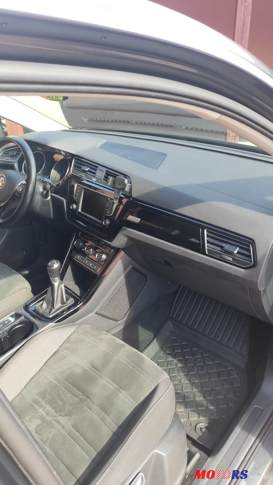 2017' Volkswagen Touran 1,6 Tdi photo #5