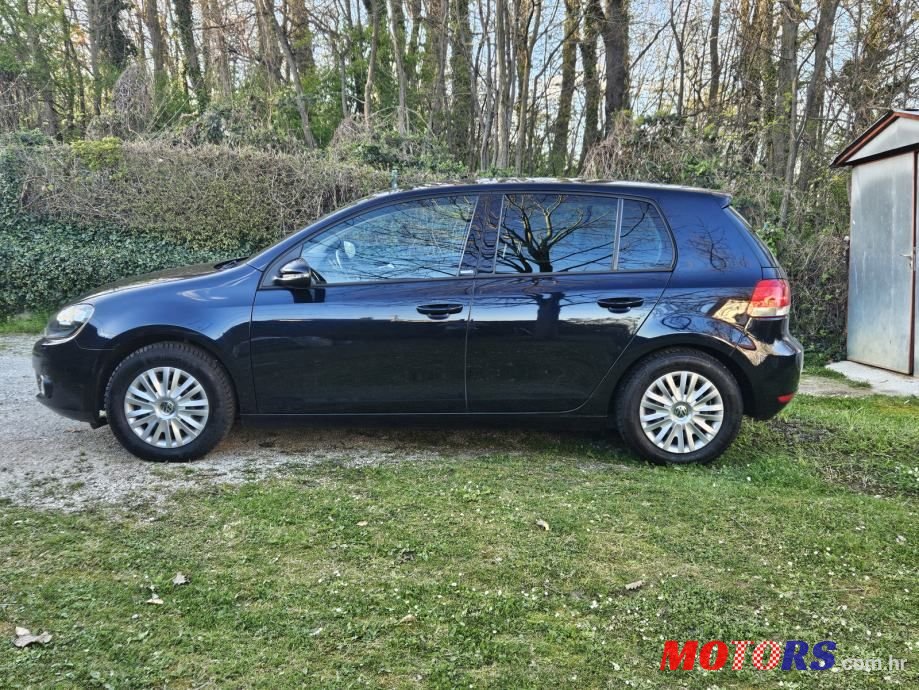 2012' Volkswagen Golf VI 1,6 Tdi photo #2