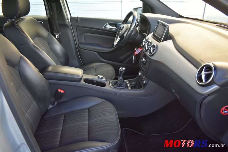 2012' Mercedes-Benz B-Klasa 180 Cdi photo #5