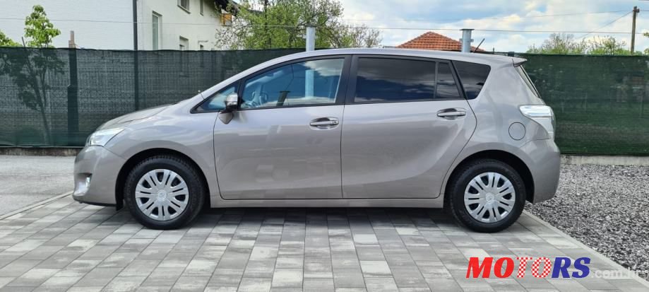 2014' Toyota Verso photo #6