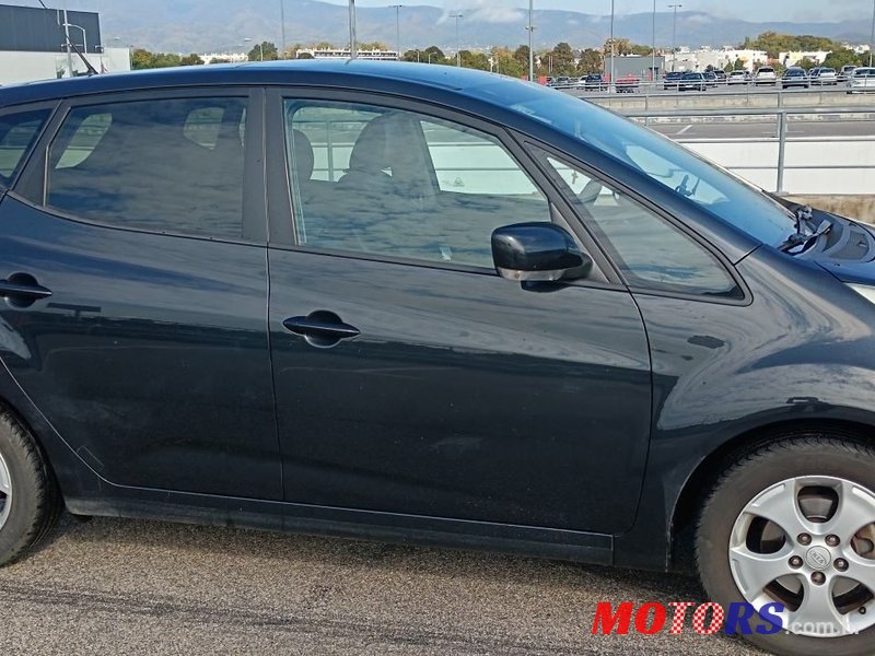 2010' Kia Venga 1,4 Crdi Lx Cool photo #3