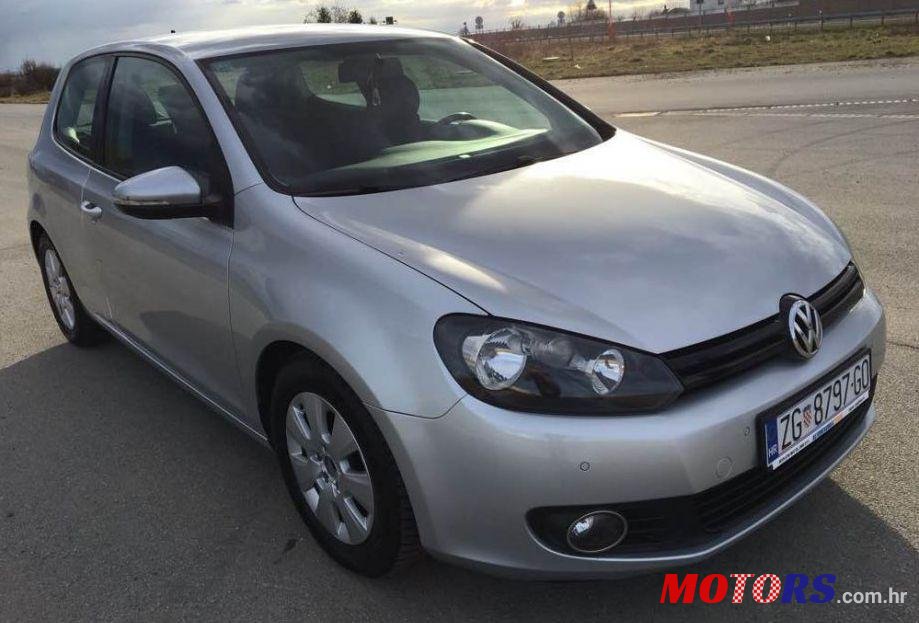 2010' Volkswagen Golf VI 1,6 Tdi photo #2