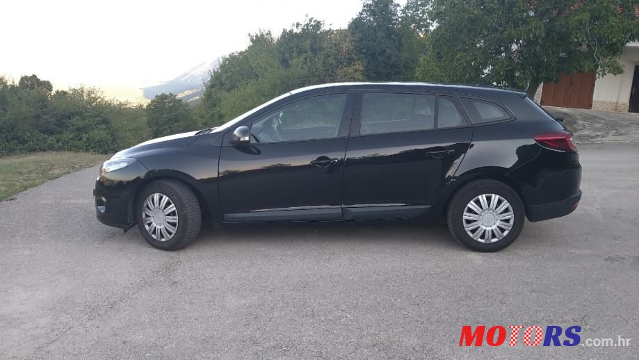 2011' Renault Megane Grandtour photo #5