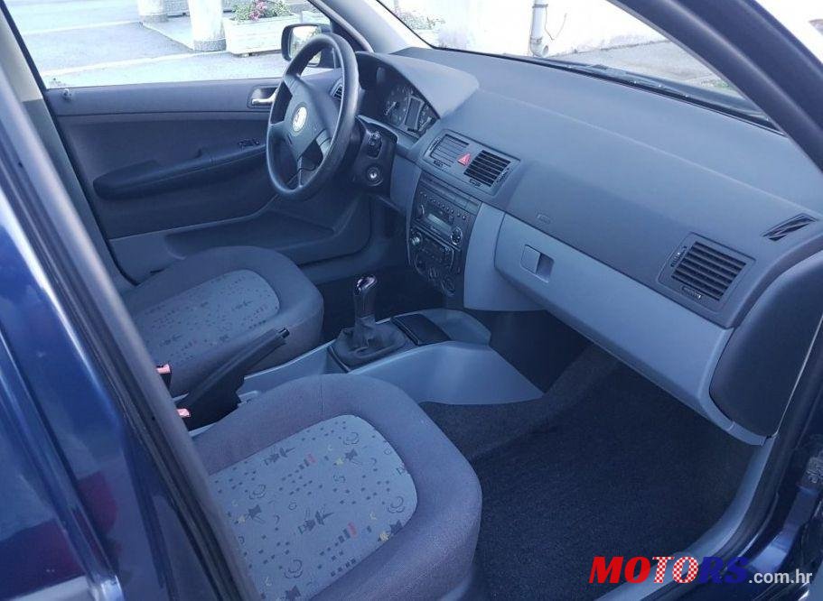 2003' Skoda Fabia 1,4 16V photo #1