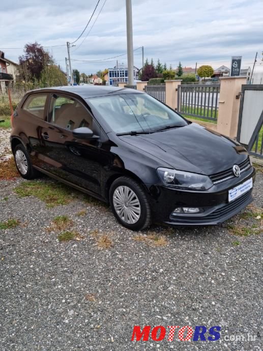 2015' Volkswagen Polo photo #3