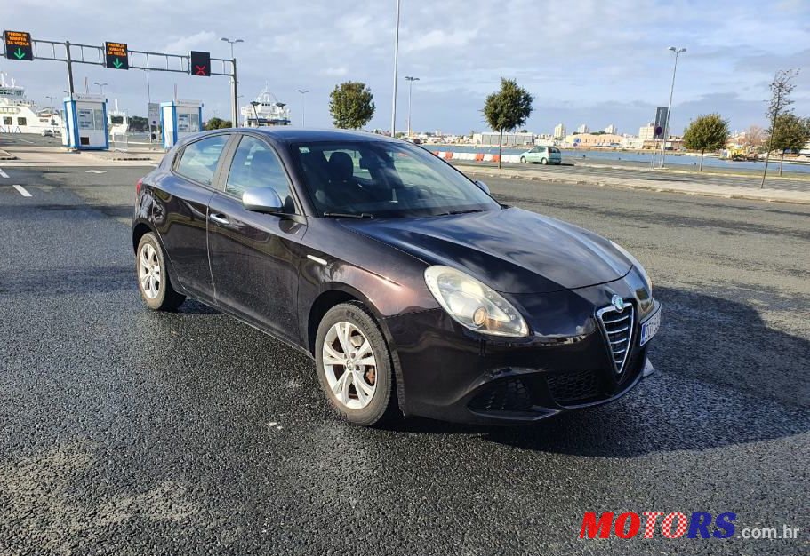 2012' Alfa Romeo Giulietta 1,6 D. N. A photo #1