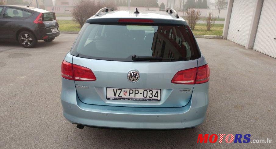 2013' Volkswagen Passat Variant photo #1