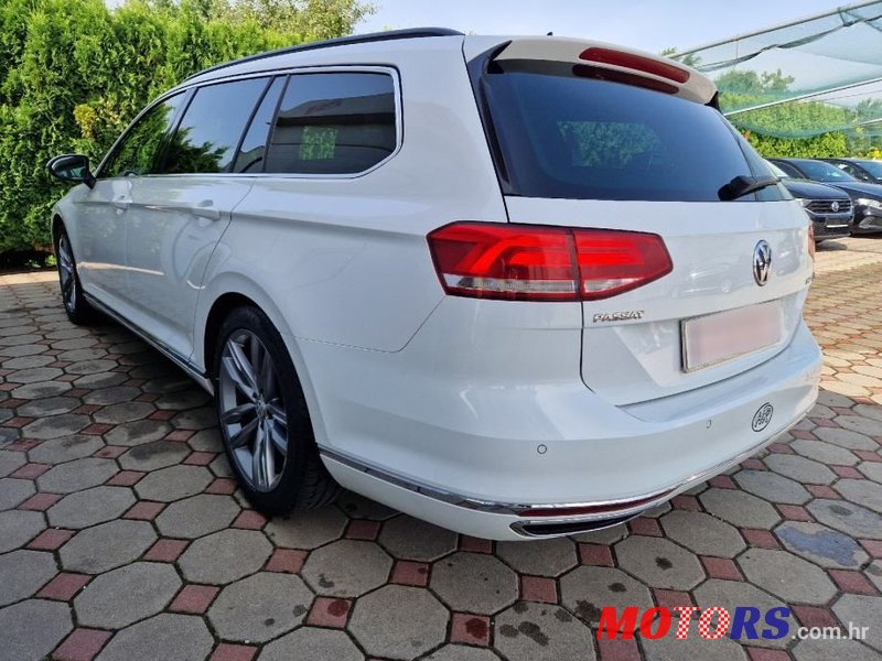 2016' Volkswagen Passat Variant photo #6