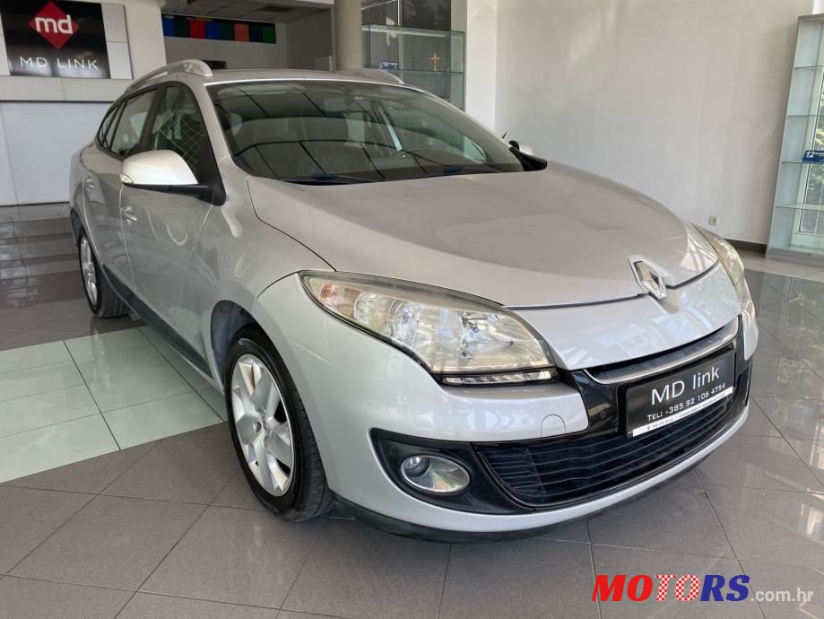 2012' Renault Megane Grandtour photo #3