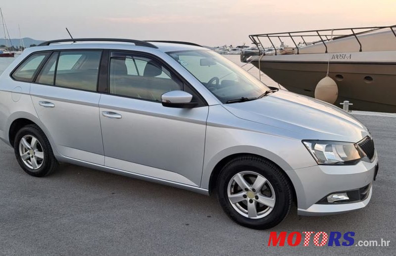 2015' Skoda Fabia Combi photo #2