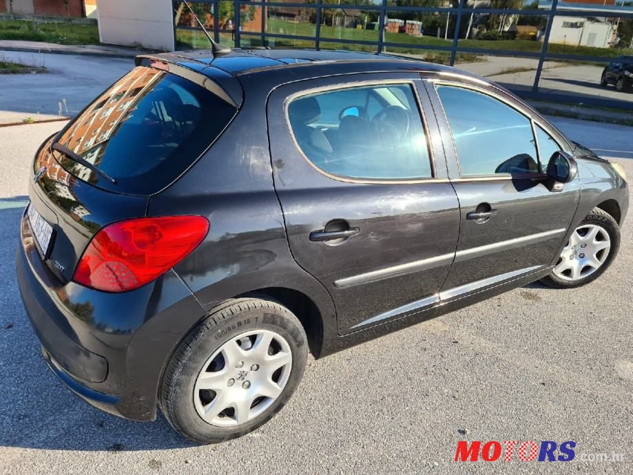 2009' Peugeot 207 1,4 photo #1