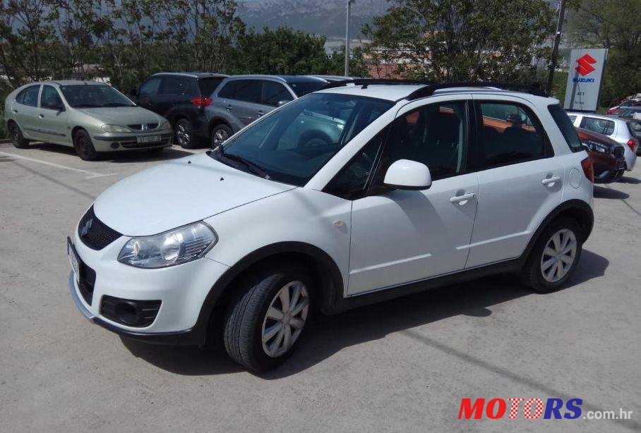 2013' Suzuki SX4 1,6 Glx photo #1