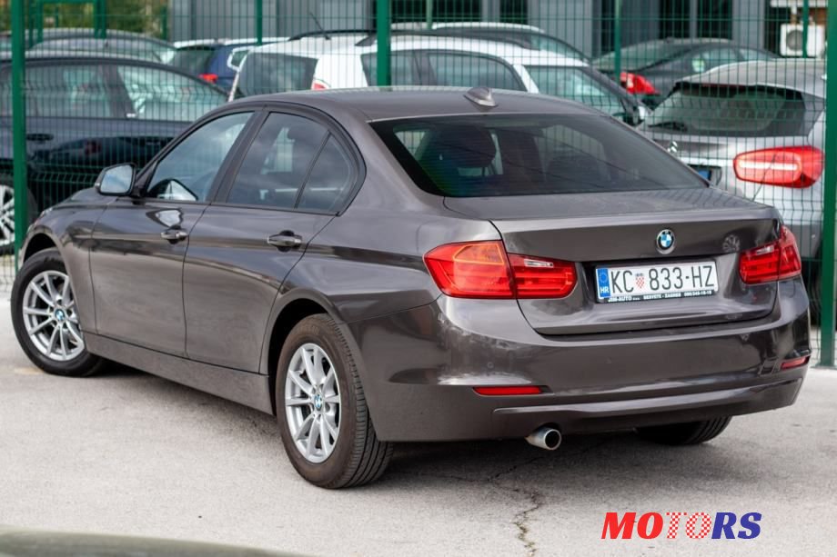 2012' BMW Serija 3 316D photo #6