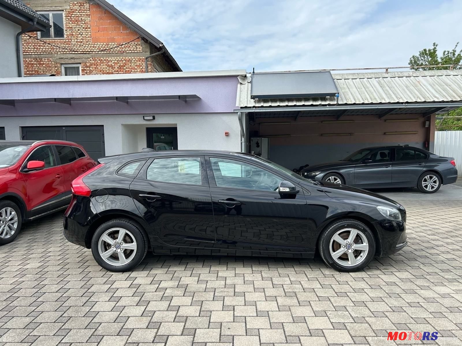 2015' Volvo V40 D2 photo #6