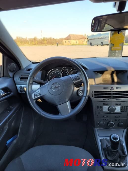 2006' Opel Astra 1,3 Cdti photo #3