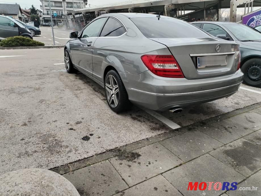 2011' Mercedes-Benz C-Klasa 220 Cdi photo #3