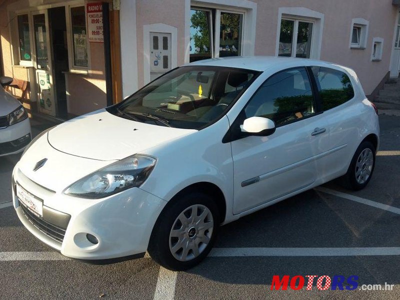 2010' Renault Clio 1,5 Dci photo #2