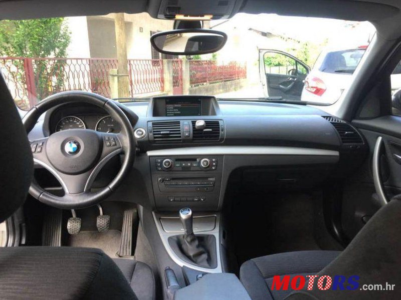 2009' BMW Serija 1 118D photo #2