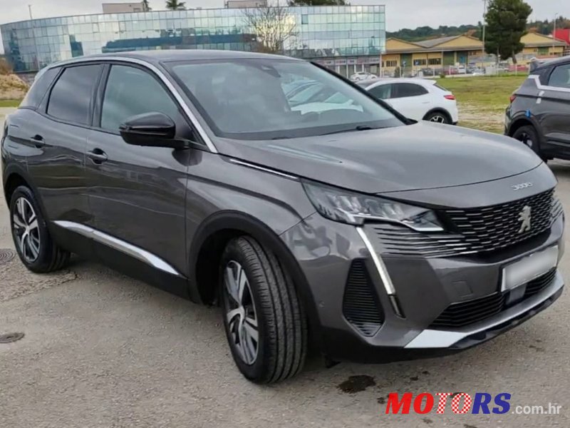 2022' Peugeot 3008 photo #2