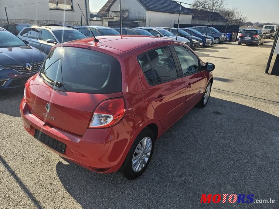 2012' Renault Clio 1,2 16V photo #3