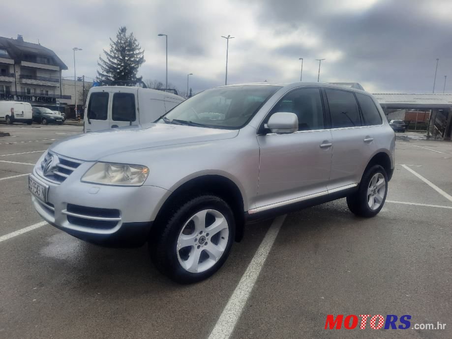 2005' Volkswagen Touareg photo #3