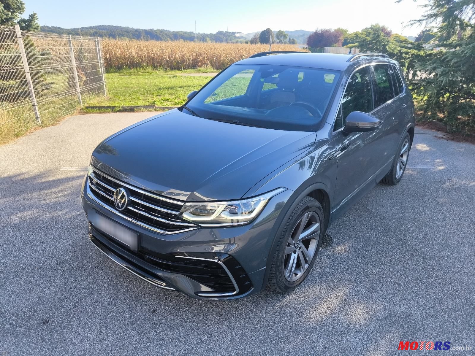 2022' Volkswagen Tiguan 2,0 photo #1