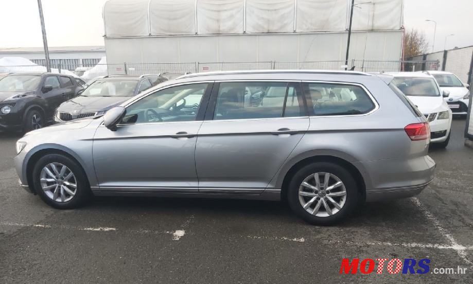 2018' Volkswagen Passat Variant photo #3