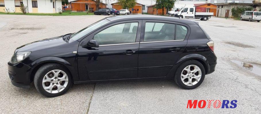 2004' Opel Astra 1,7 Cdti Sport photo #1