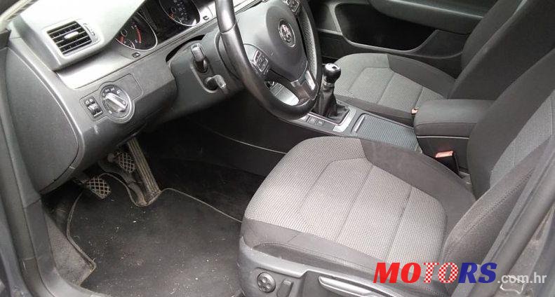 2012' Volkswagen Passat Variant photo #1