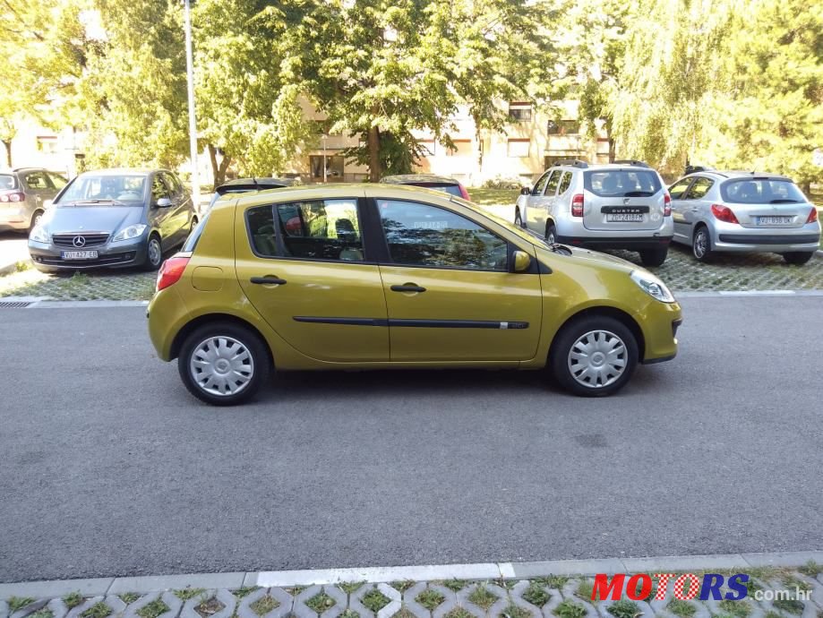 2006' Renault Clio photo #4